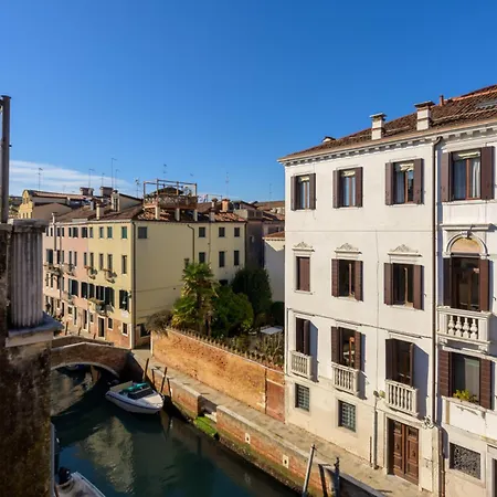 Villa San Vio 619 *